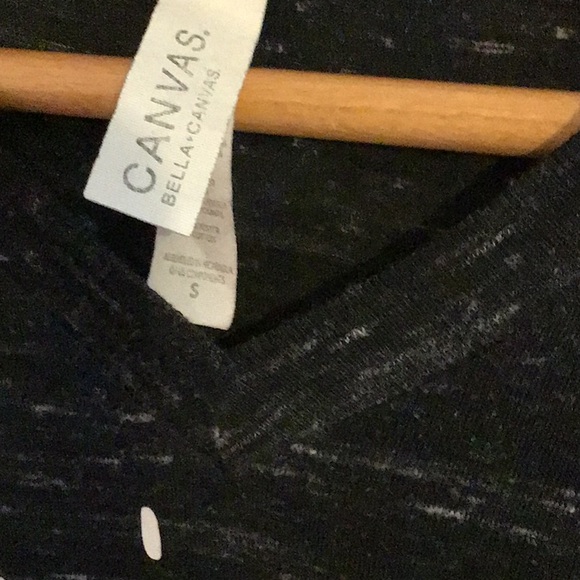 Small graphic tee shirt in good condition pre worn - Picture 7 of 13